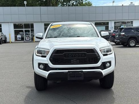 Certified 2021 Toyota Tacoma TRD Off-Road AWD/4WD image 2