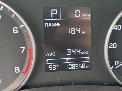 Used 2017 Hyundai Elantra SE image 23