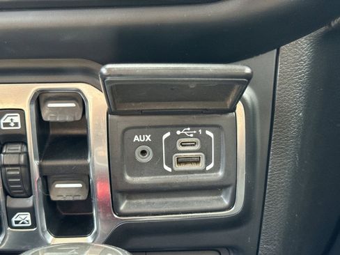 Used 2021 Jeep Wrangler Unlimited Sport AWD/4WD image 37