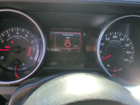 Used 2020 Ford Mustang Coupe RWD image 18