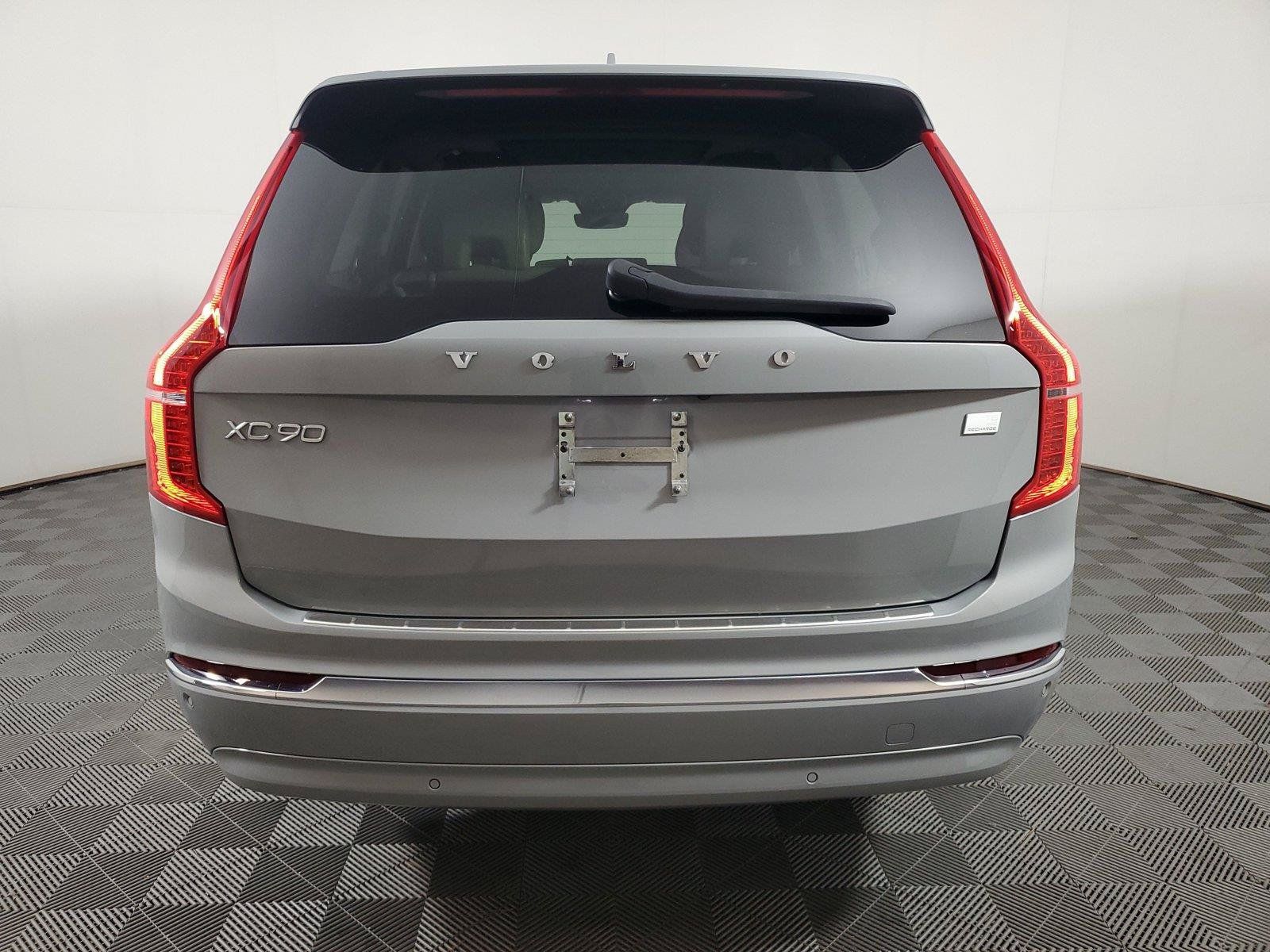 Used 2024 Volvo XC90 T8 Plus w/ Protection Package Premier AWD/4WD image 5