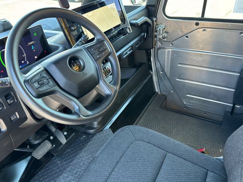 Used 2023 Chevrolet Brightdrop 600 w/ Active Safety Package 2 AWD/4WD image 12