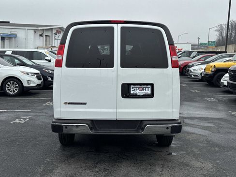 Used 2024 Chevrolet Express 3500 LT w/ LT Preferred Equipment Group image 23