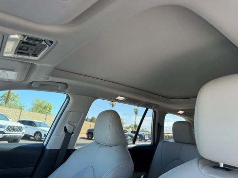 Used 2024 Toyota Grand Highlander FWD image 13