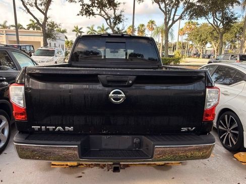 Used 2017 Nissan Titan SV RWD image 9