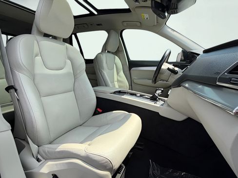 Used 2018 Volvo XC90 T5 Momentum w/ Convenience Package AWD/4WD image 33