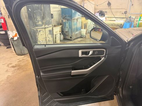 Used 2023 Ford Explorer XLT w/ Equipment Group 202A image 26