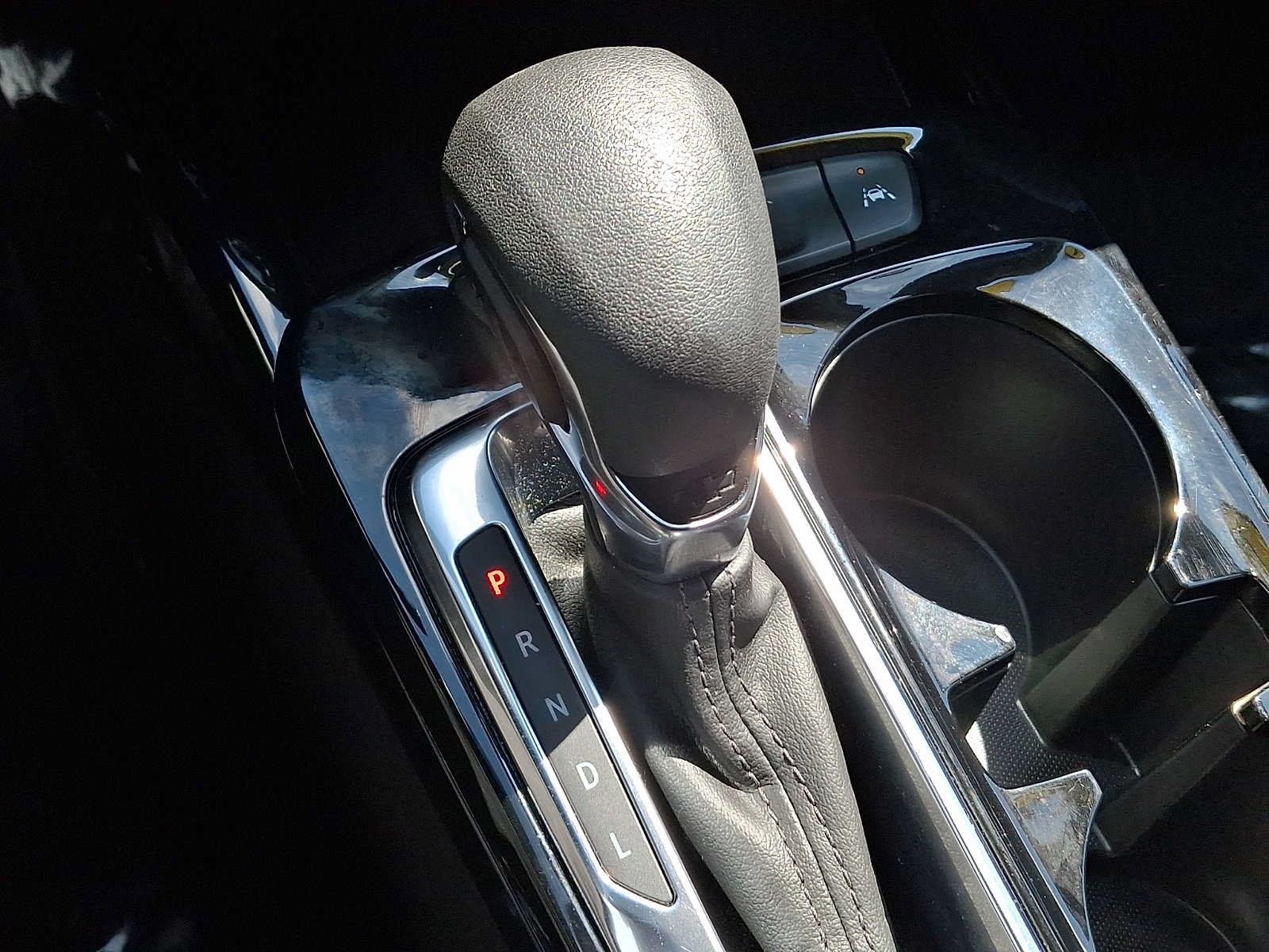 Used 2025 Chevrolet Trax LT FWD image 14