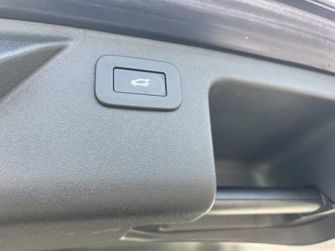 Used 2023 Land Rover Discovery Sport S AWD/4WD image 13