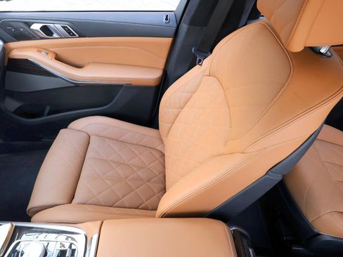 Used 2024 BMW X7 xDrive40i w/ Executive Package image 19