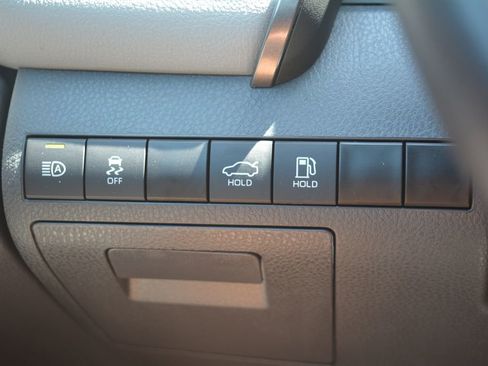Used 2023 Toyota Camry SE AWD/4WD image 18