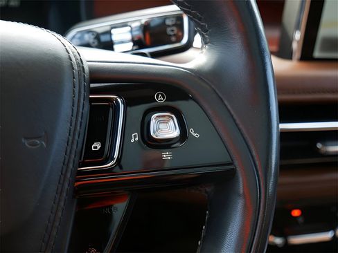 Used 2021 Lincoln Aviator Reserve w/ Equipment Group 202A image 20