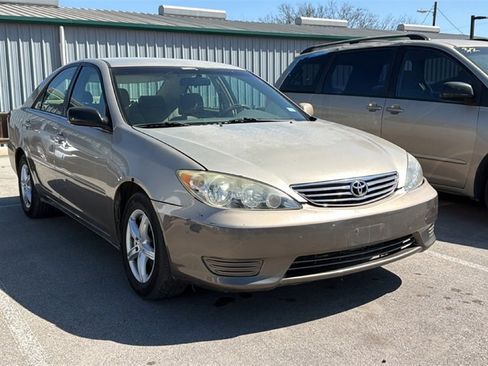 Used 2006 Toyota Camry LE image 3