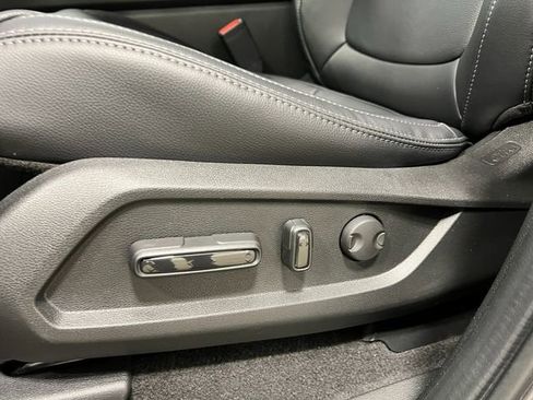 Used 2025 Honda Pilot EX-L image 14