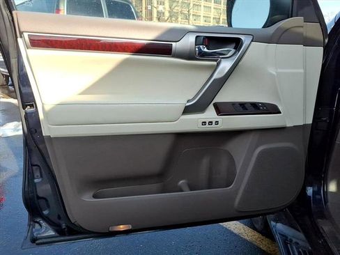 Used 2019 Lexus GX 460 image 17