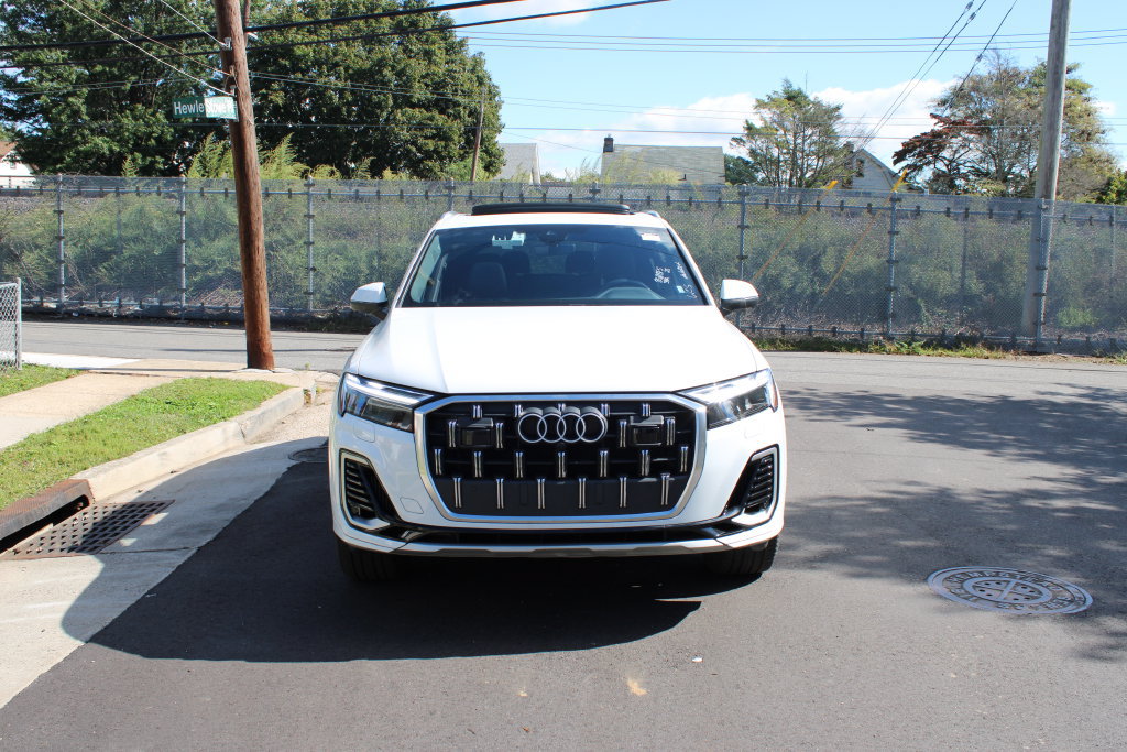 Used 2025 Audi Q7 3.0T Premium Plus AWD/4WD image 3