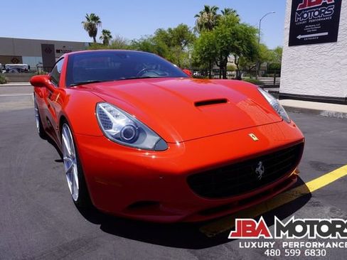 Used 2014 Ferrari California RWD image 32