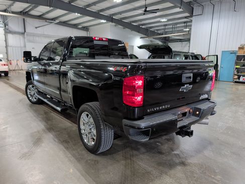 Used 2016 Chevrolet Silverado 2500 High Country w/ Duramax Plus Package AWD/4WD image 4