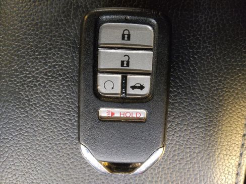 Used 2019 Honda Civic Sport image 32