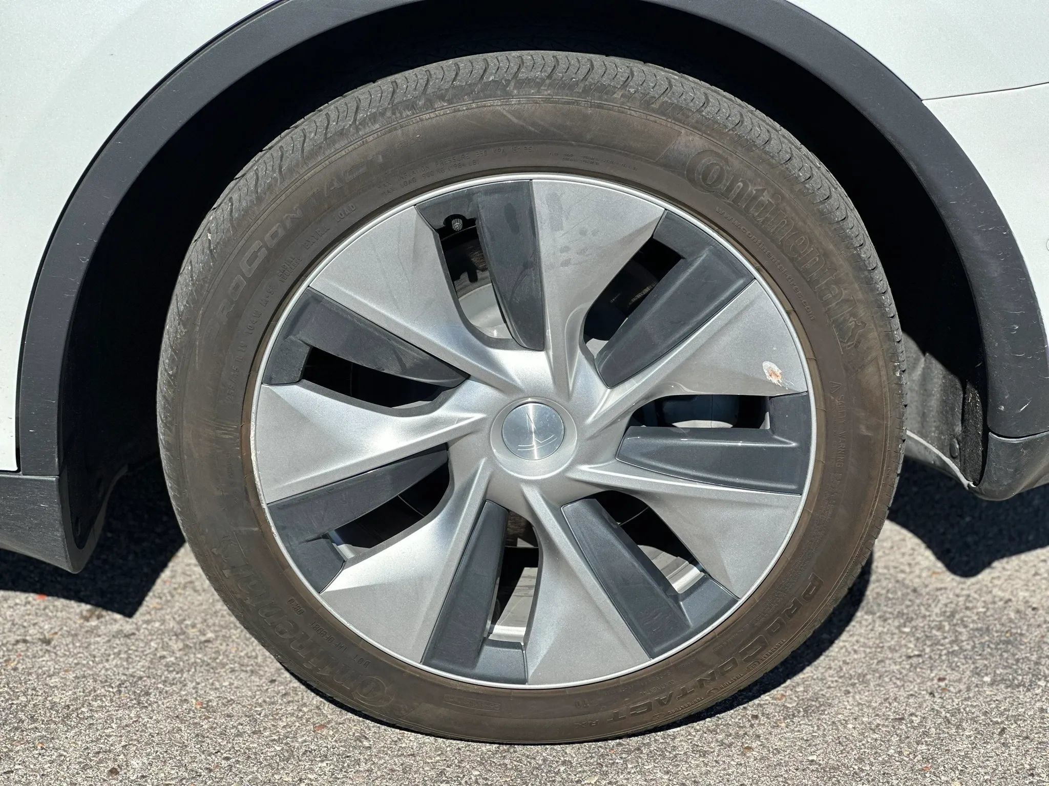 Used 2020 Tesla Model Y Long Range AWD/4WD image 27