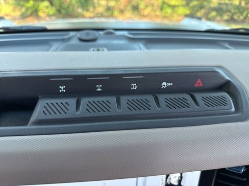 Used 2022 Ford Bronco Wildtrak image 37