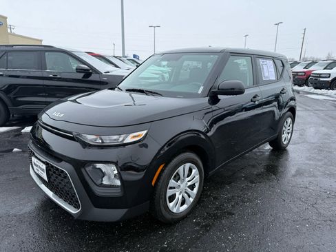 Used 2022 Kia Soul LX image 22