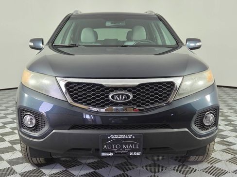 Used 2012 Kia Sorento LX w/ Convenience Pkg FWD image 2