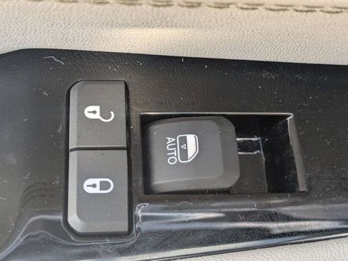 Used 2024 Jeep Wagoneer 2WD w/ Premium Group I image 27