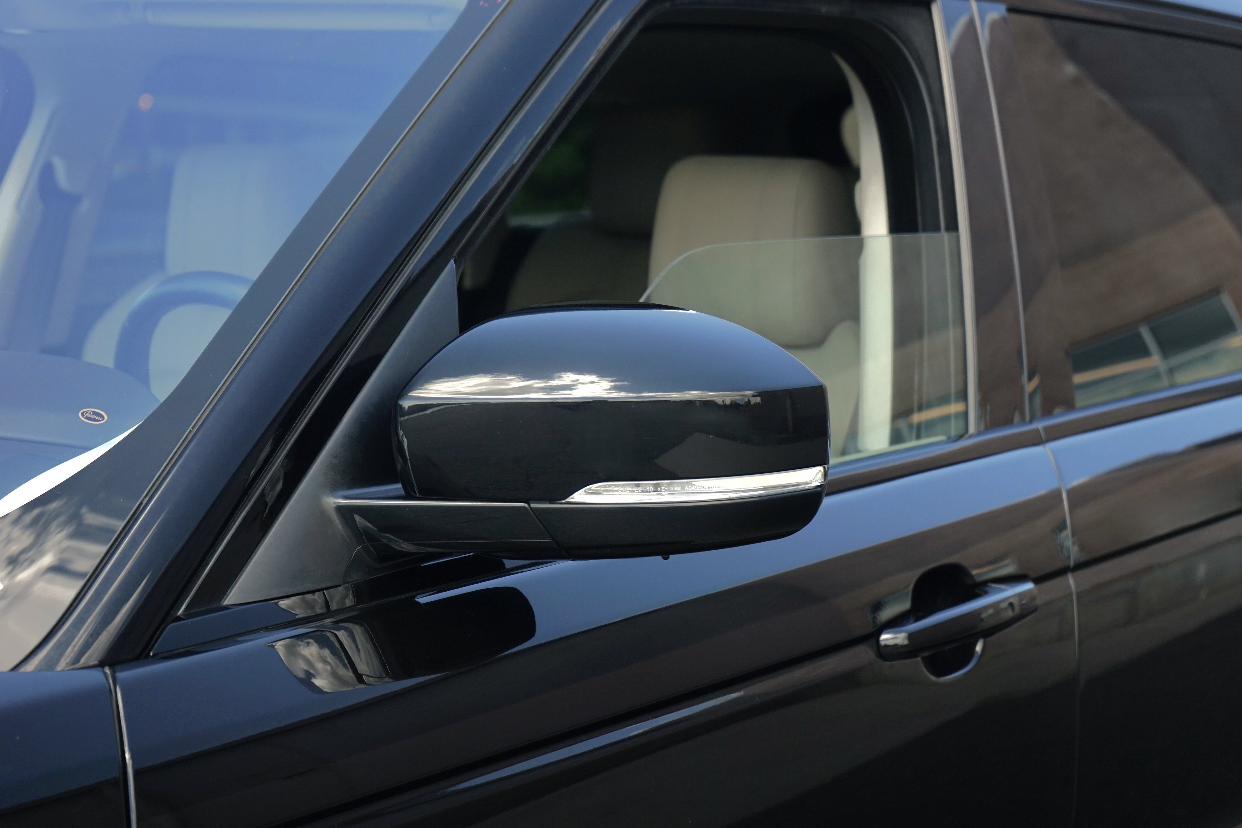 Used 2016 Land Rover Range Rover Sport SE AWD/4WD image 9
