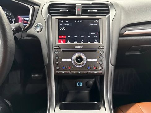Used 2019 Ford Fusion Energi Titanium FWD image 20