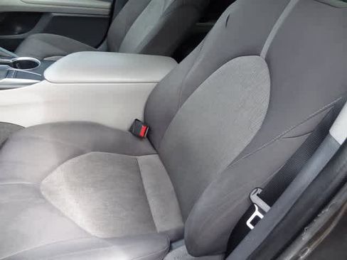 Used 2023 Toyota Camry LE image 9