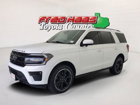 Used 2023 Ford Expedition Limited image 1