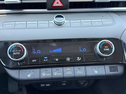 Used 2023 Hyundai Elantra SEL w/ Convenience Package FWD image 18