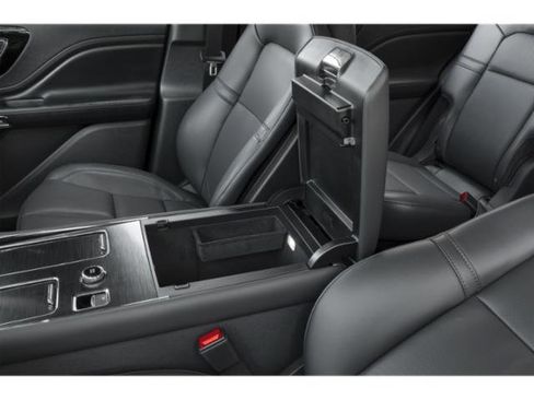 New 2026 Lincoln Aviator 2WD image 11