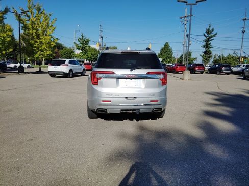 Used 2020 GMC Acadia Denali image 4