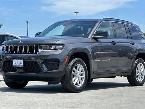 Used 2025 Jeep Grand Cherokee Laredo X w/ Luxury Tech Group I AWD/4WD image 7