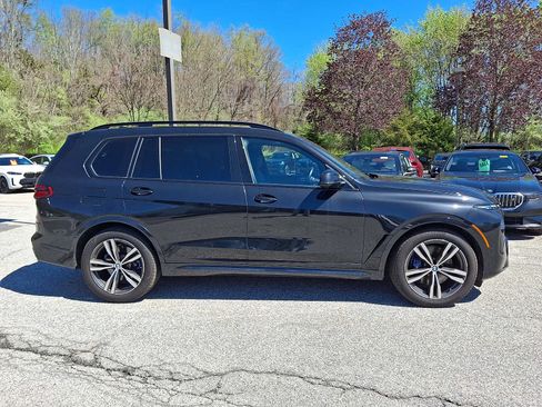Used 2023 BMW X7 xDrive40i w/ M Sport Package AWD/4WD image 7