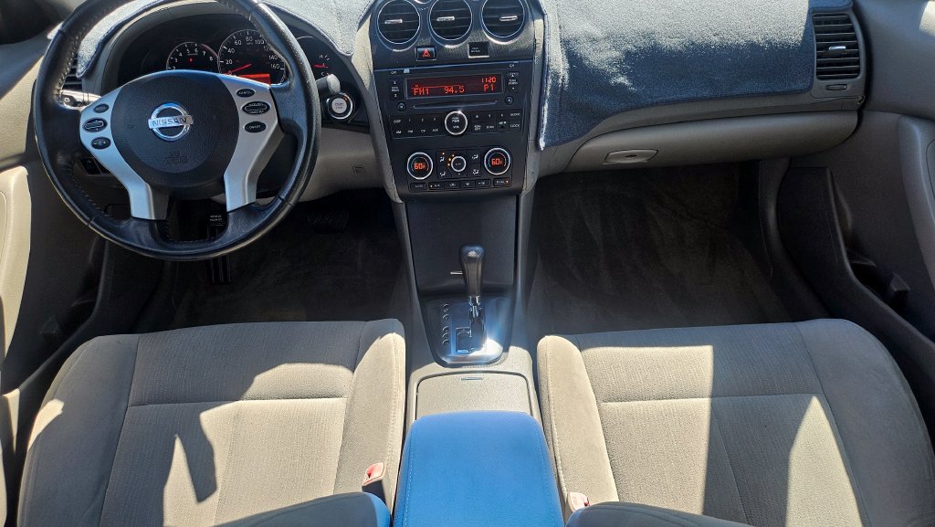 Used 2010 Nissan Altima 2.5 S w/ Convenience Plus Pkg FWD image 5