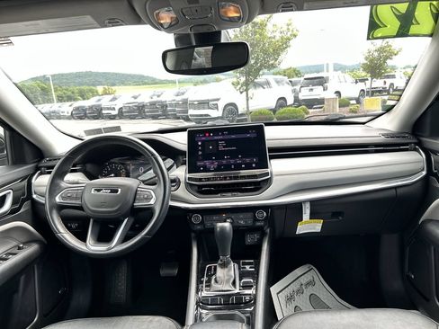 Used 2022 Jeep Compass Limited w/ Sun and Sound Group AWD/4WD image 17