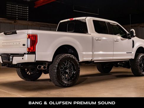 Used 2019 Ford F250 Platinum w/ Platinum Ultimate Package image 9