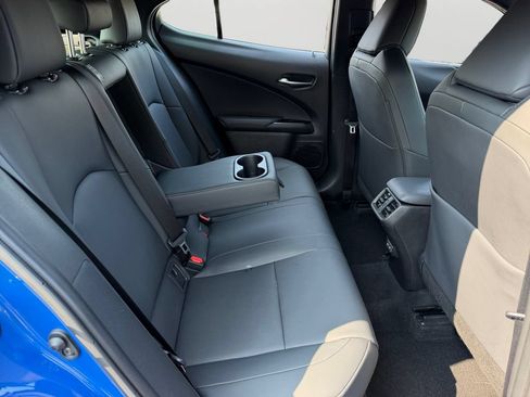 Used 2024 Lexus UX 250h AWD w/ Premium Package image 9