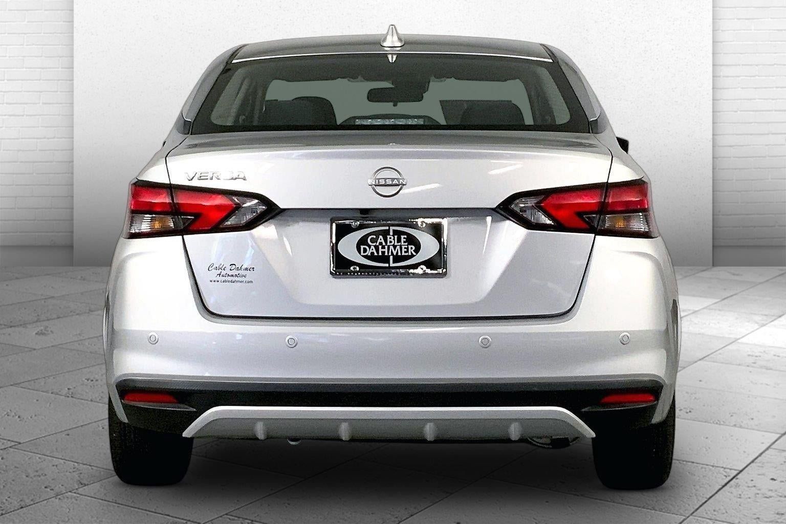 Used 2025 Nissan Versa SV FWD image 6