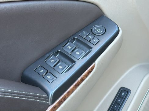 Used 2016 Chevrolet Suburban LTZ image 22