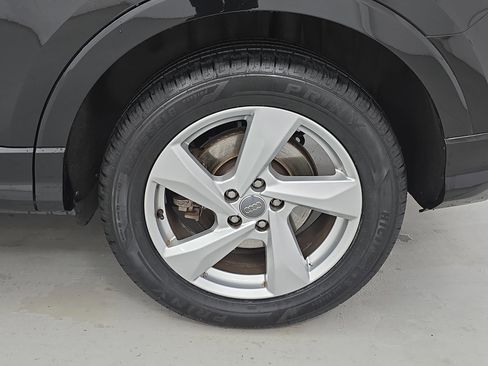 Used 2020 Audi Q3 2.0T Premium AWD/4WD image 34