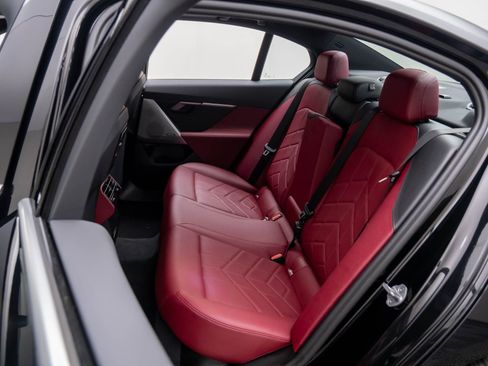 Certified 2025 BMW 540i xDrive image 17