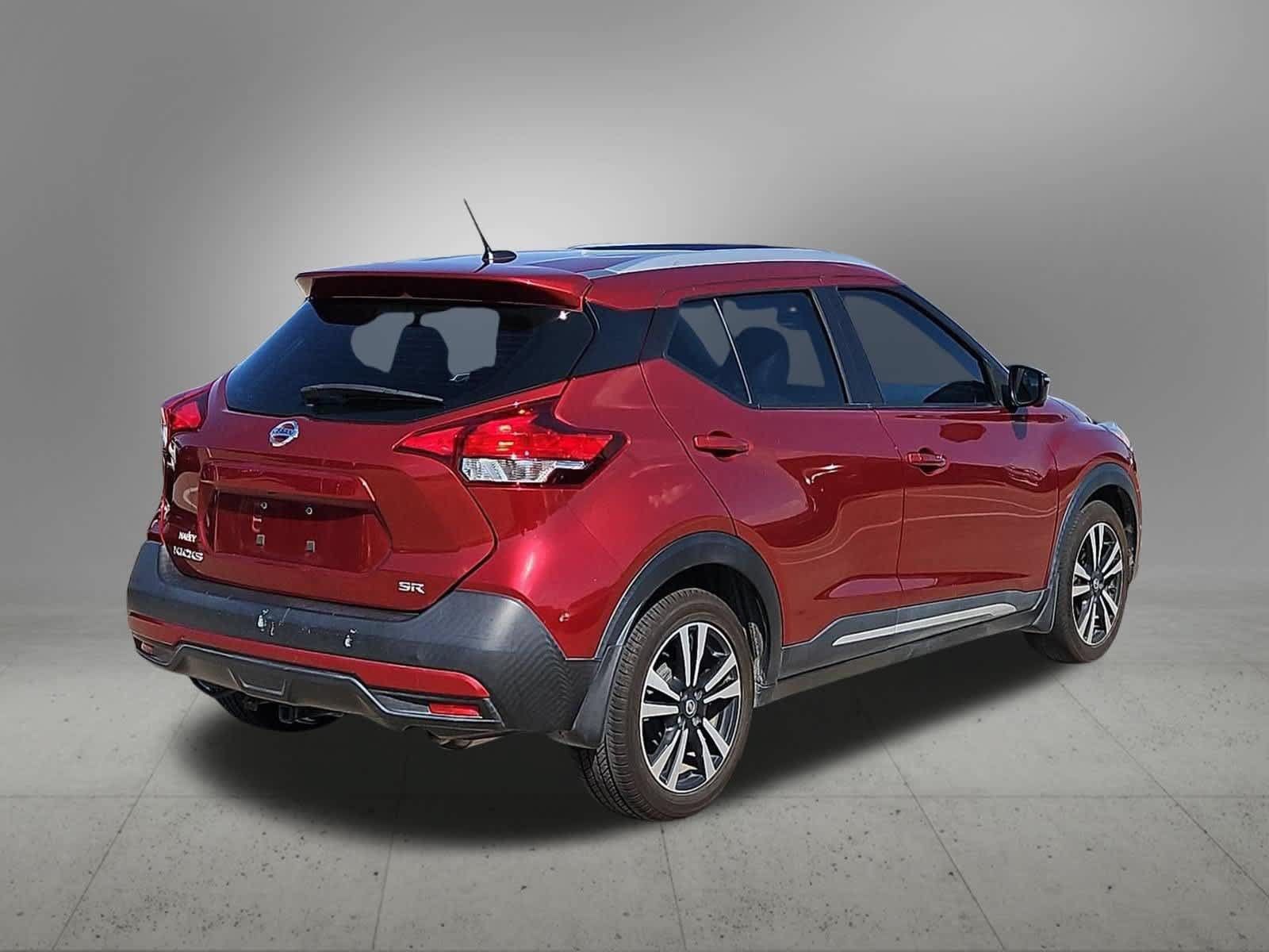 Used 2019 Nissan Kicks SR w/ SR Premium Package FWD image 6