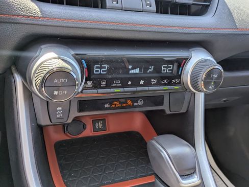 Used 2024 Toyota RAV4 Adventure image 15