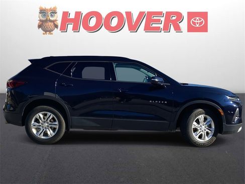 Used 2021 Chevrolet Blazer LT image 2