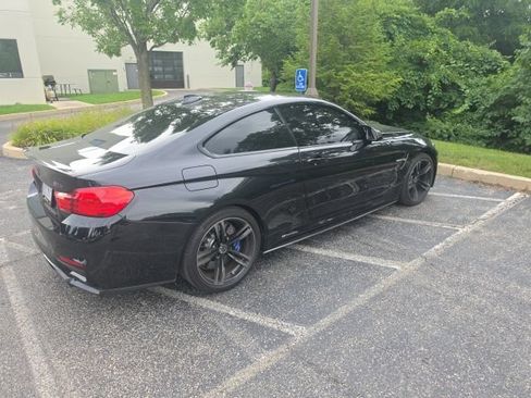 Used 2017 BMW M4 Coupe RWD image 7