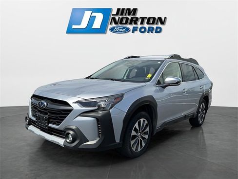 Used 2023 Subaru Outback Touring image 6